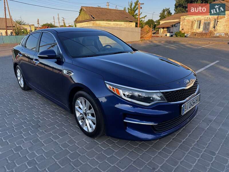 Седан Kia Optima 2016 в 
