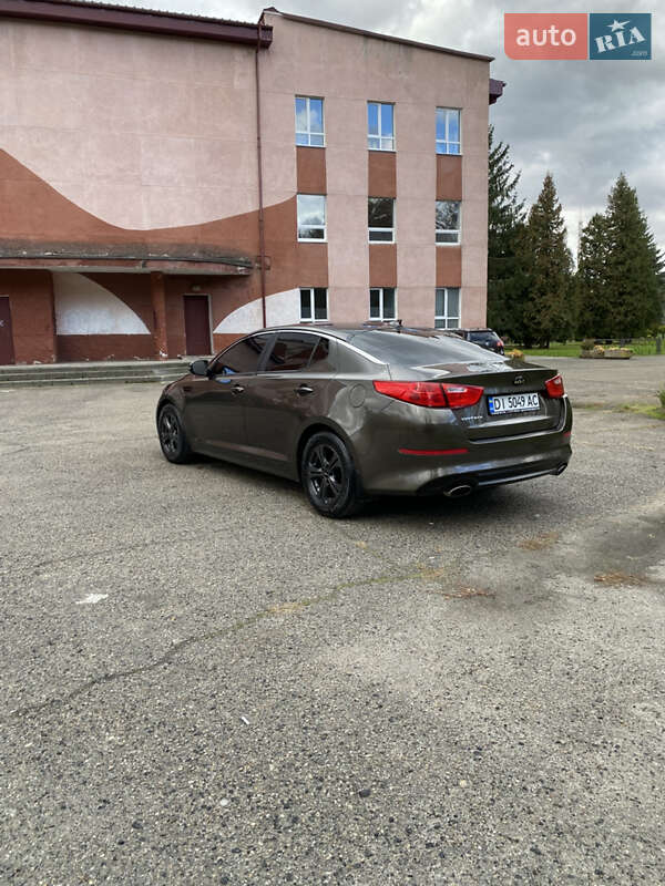 Седан Kia Optima 2013 в Бурштині