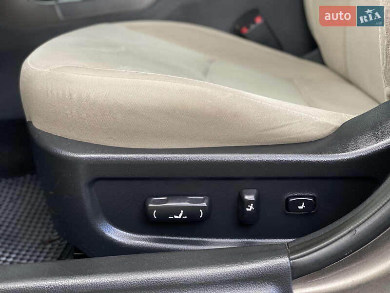 Седан Kia Optima 2013 в Бурштині