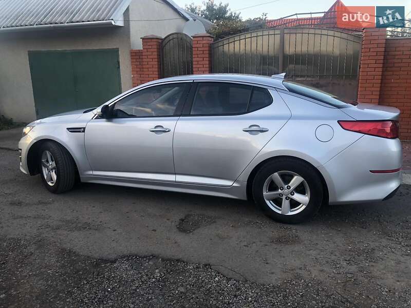 Седан Kia Optima 2014 в Роздільній