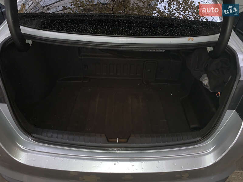 Седан Kia Optima 2014 в Львове