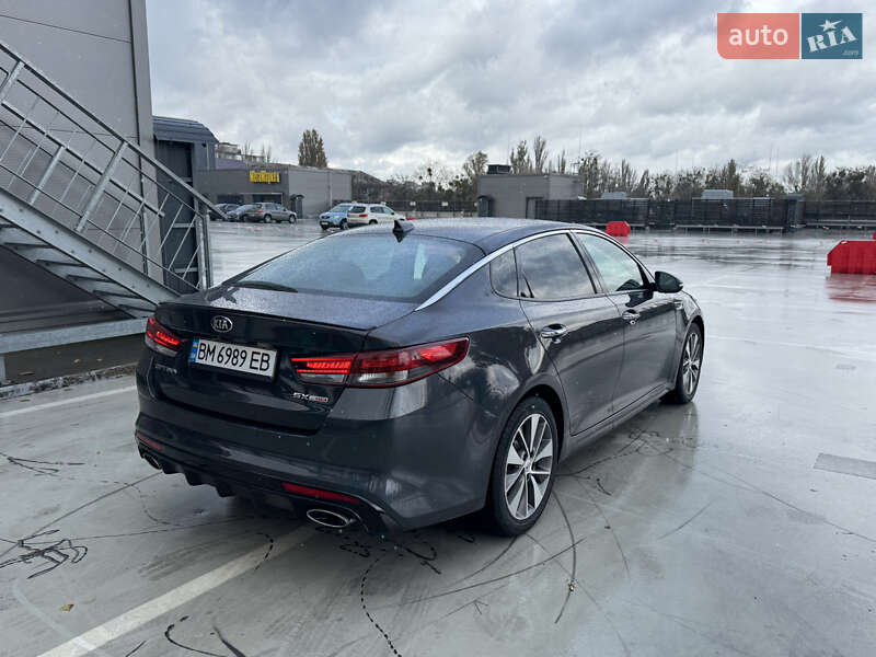 Седан Kia Optima 2017 в Киеве