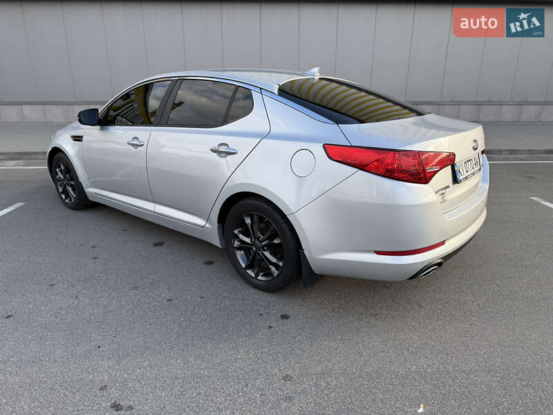 Седан Kia Optima 2012 в Киеве