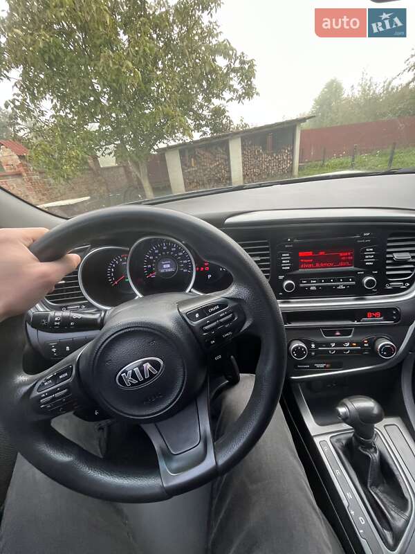 Седан Kia Optima 2015 в Львове