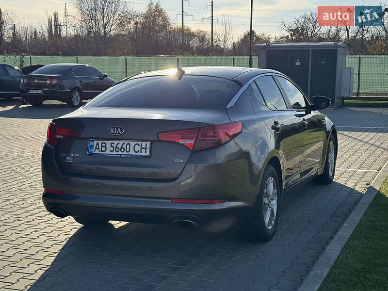 Седан Kia Optima 2013 в Виннице