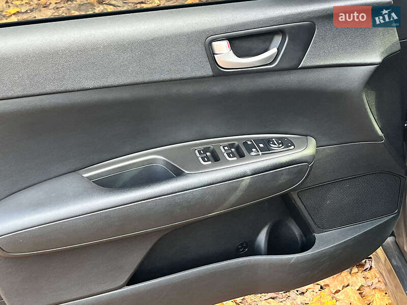 Седан Kia Optima 2017 в Киеве фото 27 Седан Kia Optima 2017 в Киеве