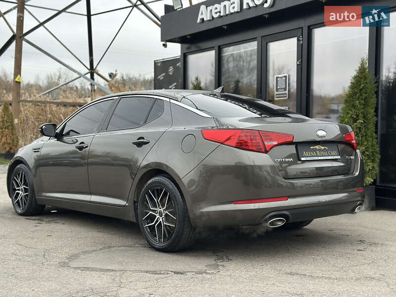 Седан Kia Optima 2012 в Харькове