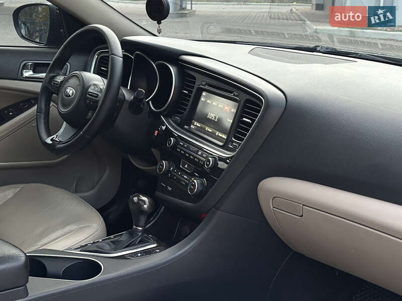 Седан Kia Optima 2013 в Николаеве