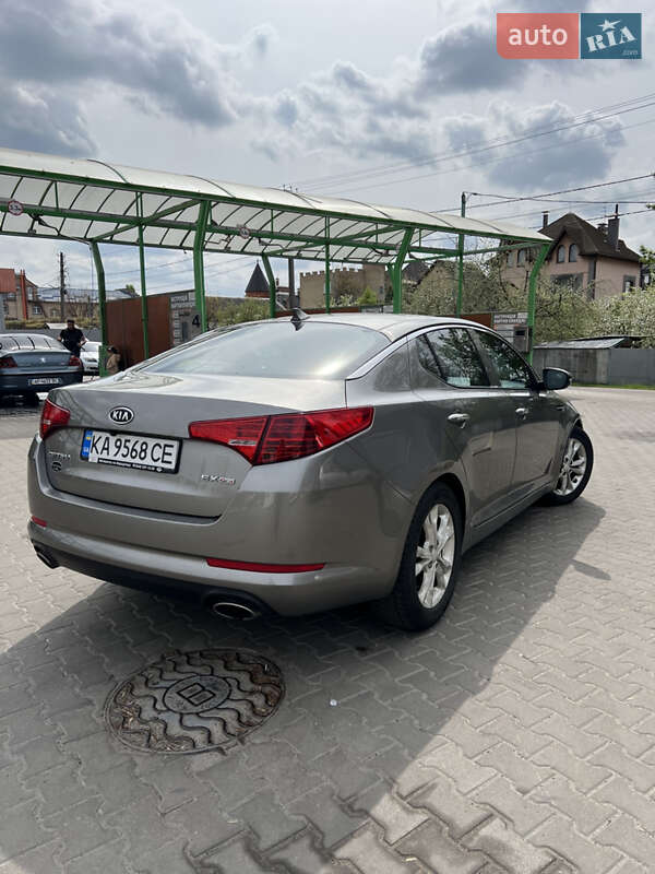 Седан Kia Optima 2011 в Києві