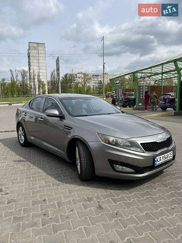 Седан Kia Optima 2011 в Києві