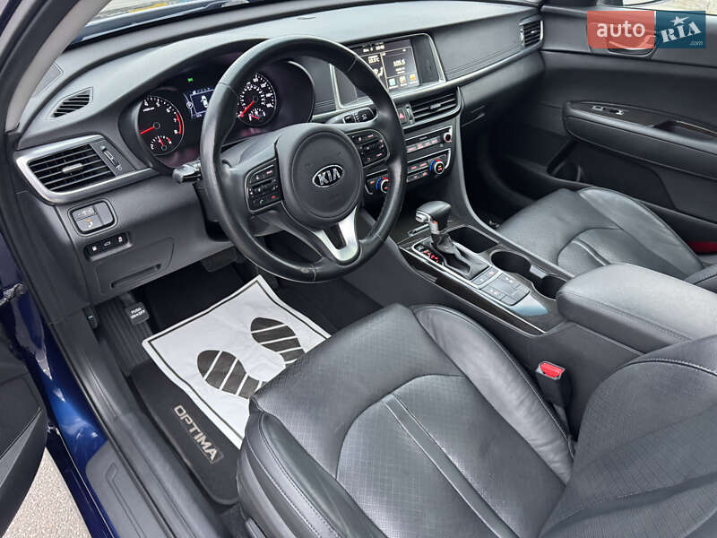 Седан Kia Optima 2017 в Киеве