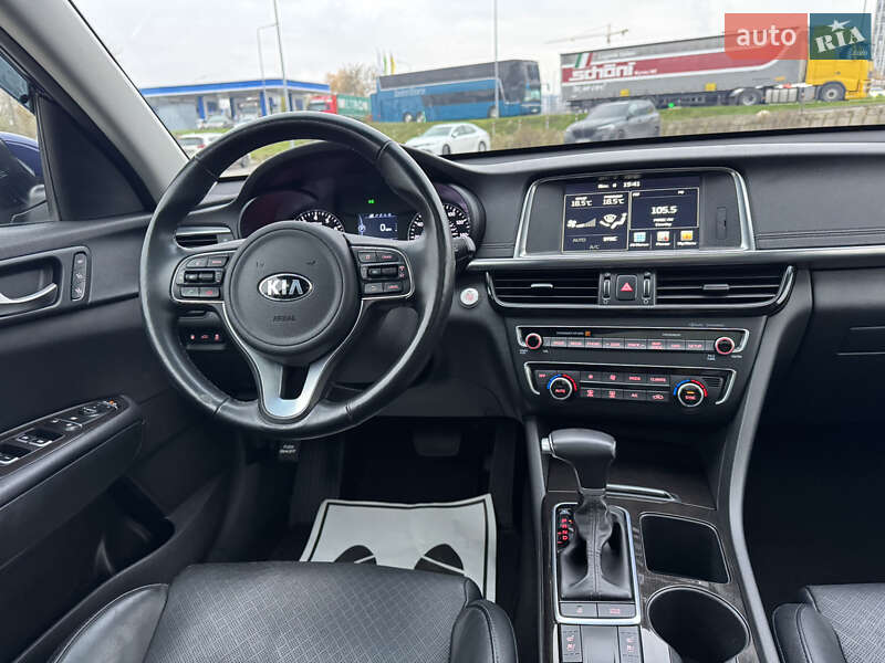 Седан Kia Optima 2017 в Киеве