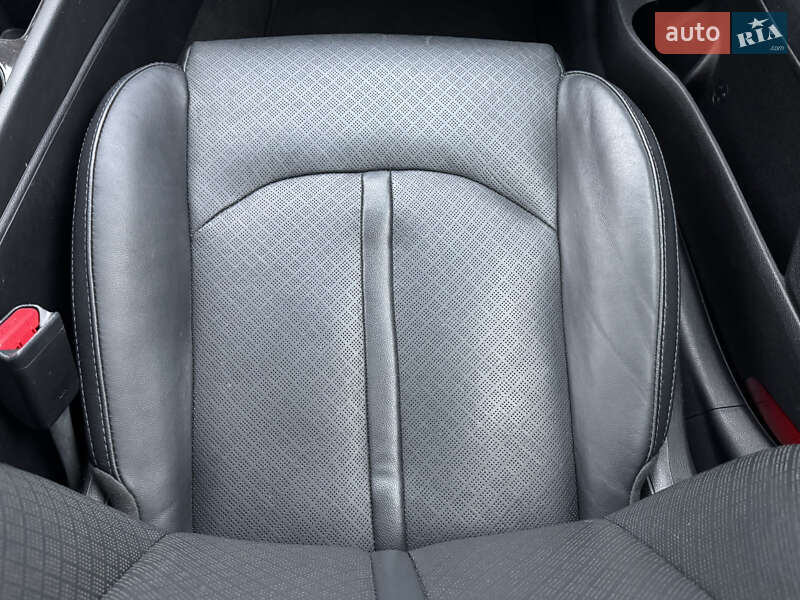 Седан Kia Optima 2017 в Киеве