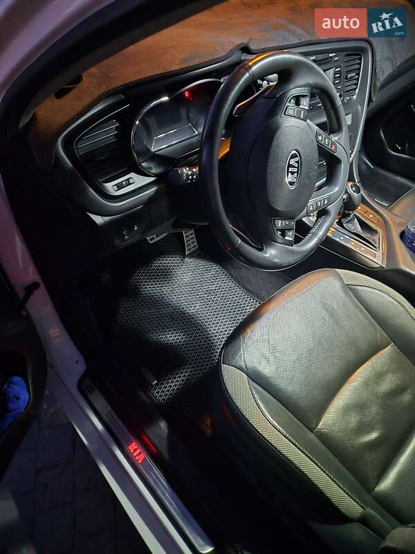 Седан Kia Optima 2012 в Запоріжжі