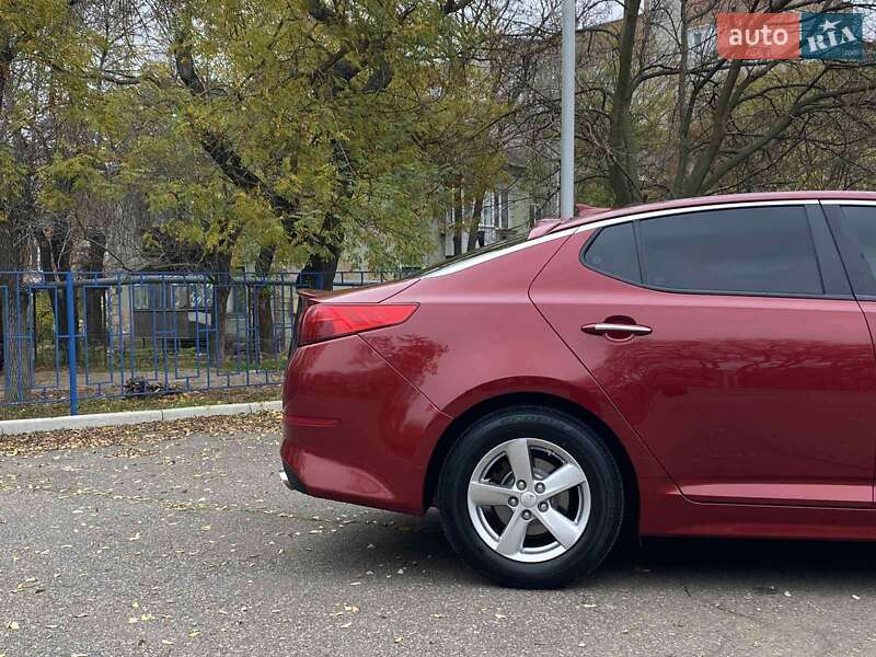 Седан Kia Optima 2015 в Николаеве