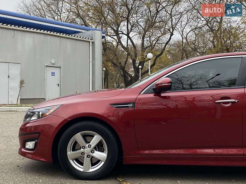 Седан Kia Optima 2015 в Николаеве