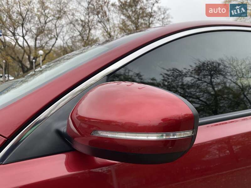 Седан Kia Optima 2015 в Николаеве