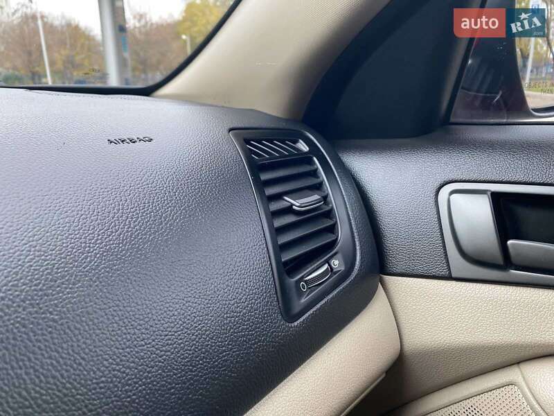 Седан Kia Optima 2015 в Николаеве