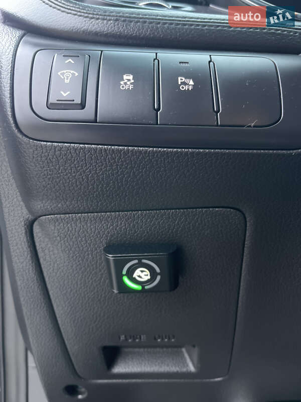 Седан Kia Optima 2011 в Киеве