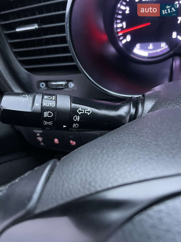 Седан Kia Optima 2011 в Киеве