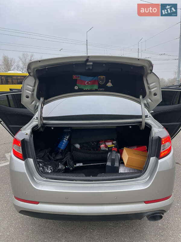 Седан Kia Optima 2011 в Киеве