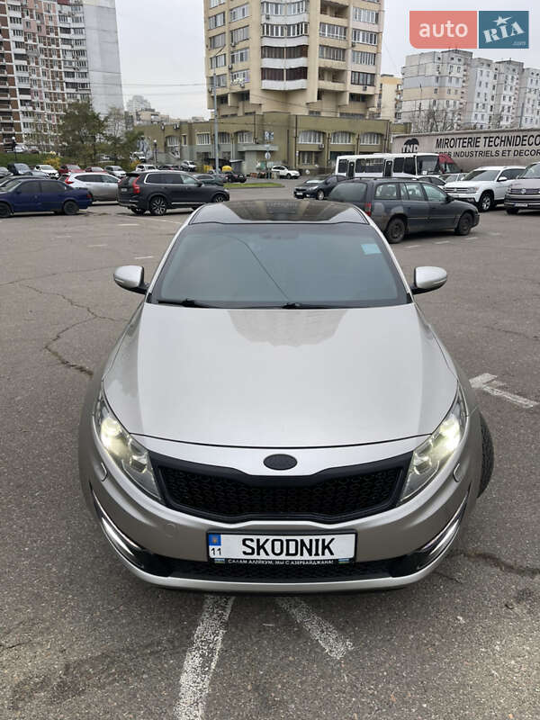 Седан Kia Optima 2011 в Киеве