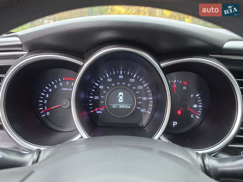 Седан Kia Optima 2014 в Хмельницком