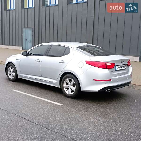 Седан Kia Optima 2015 в Киеве