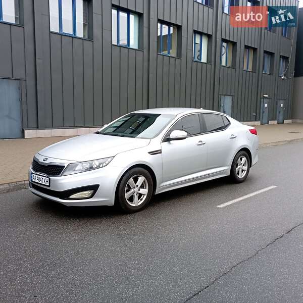 Седан Kia Optima 2015 в Киеве