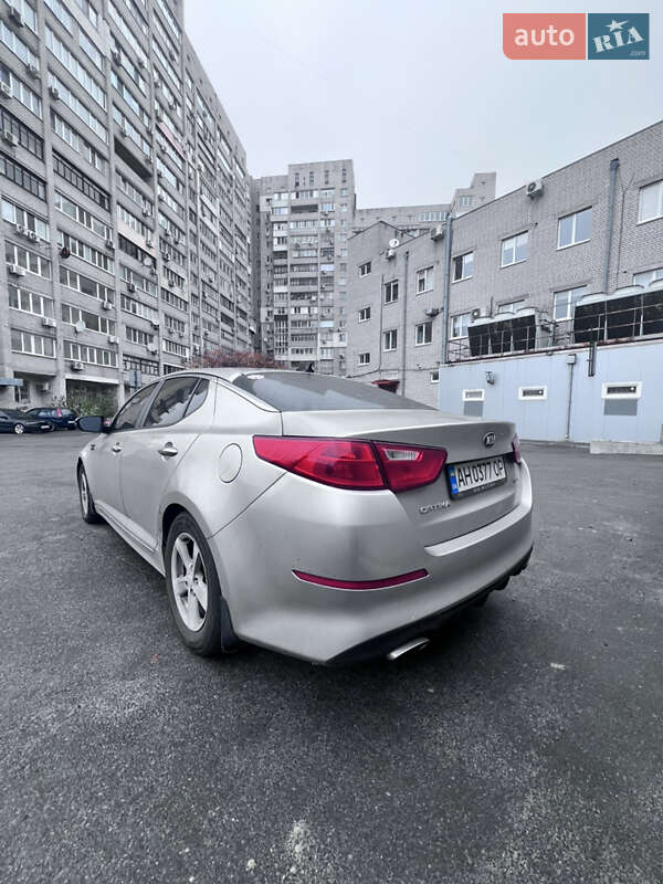 Седан Kia Optima 2013 в Днепре