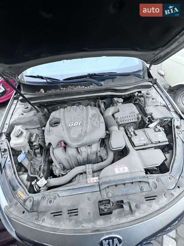 Седан Kia Optima 2013 в Днепре
