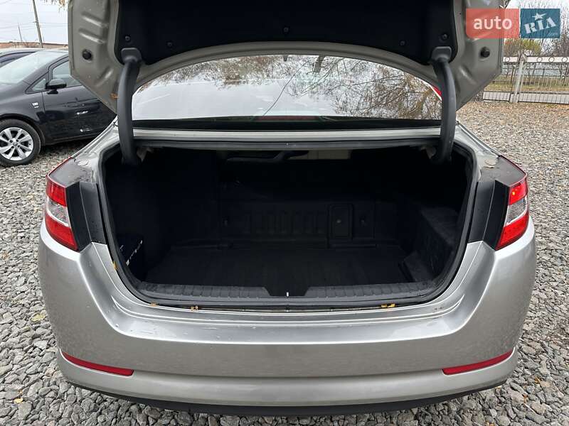 Седан Kia Optima 2013 в Смілі