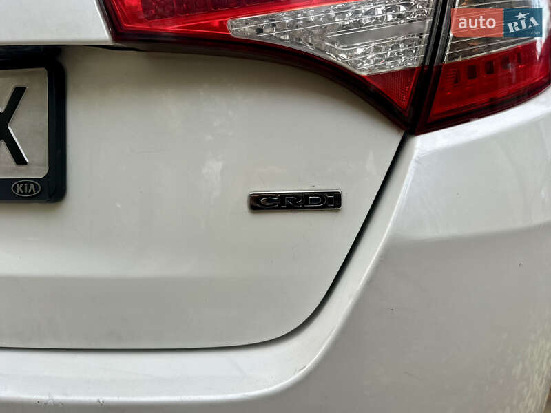 Седан Kia Optima 2011 в Полтаве