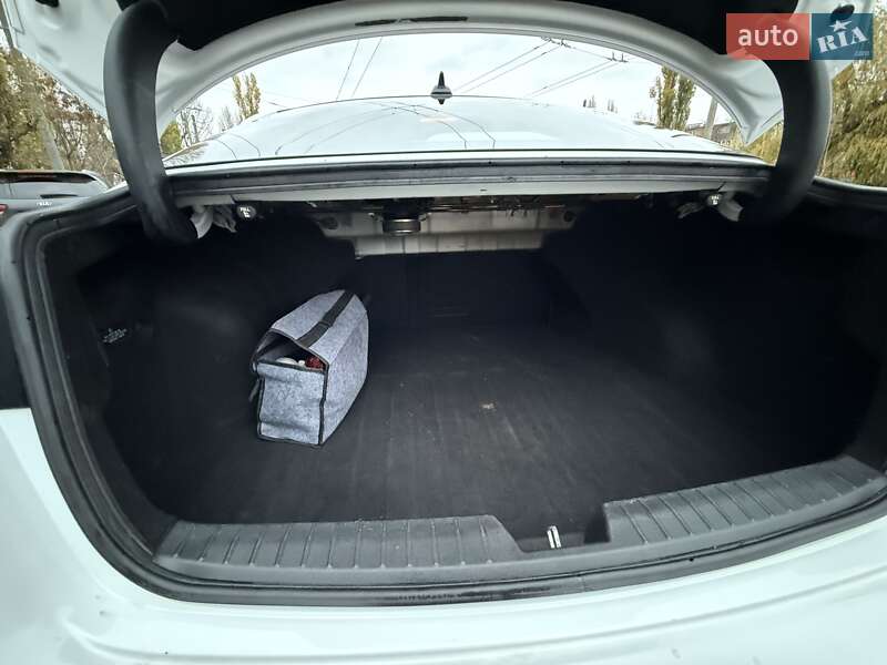 Седан Kia Optima 2014 в Одессе