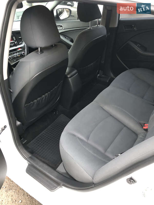 Седан Kia Optima 2015 в Полтаве
