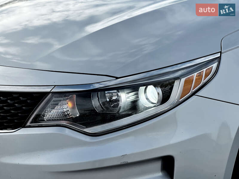 Седан Kia Optima 2016 в Києві