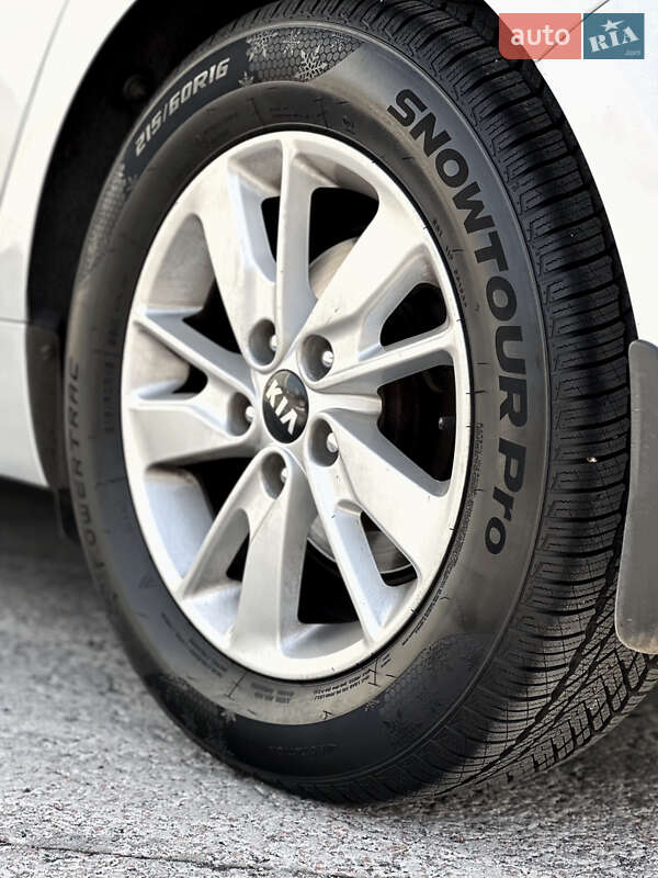 Седан Kia Optima 2016 в Києві