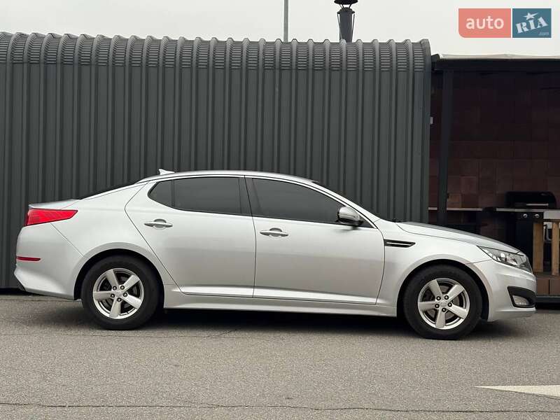 Седан Kia Optima 2015 в Киеве
