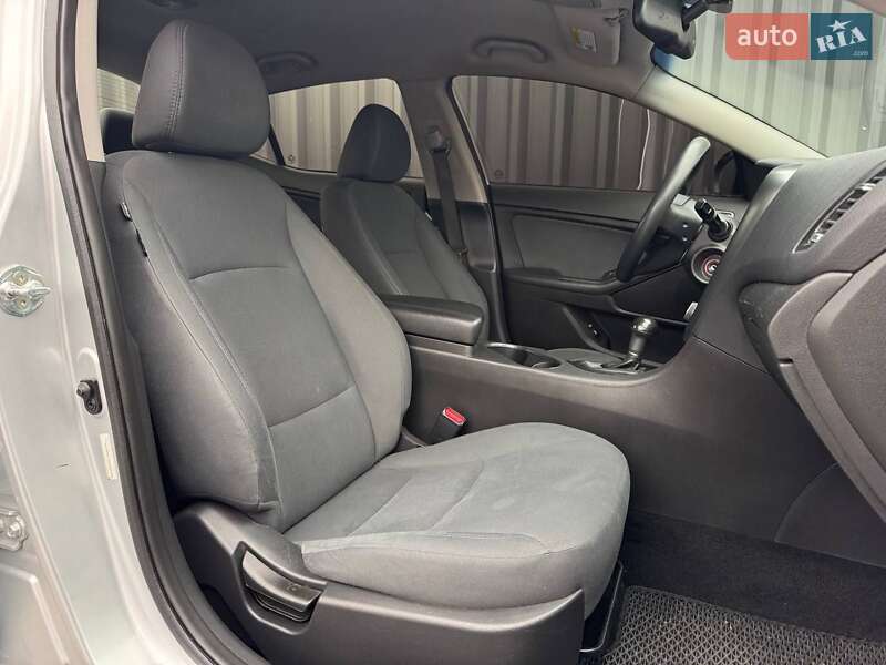 Седан Kia Optima 2015 в Киеве