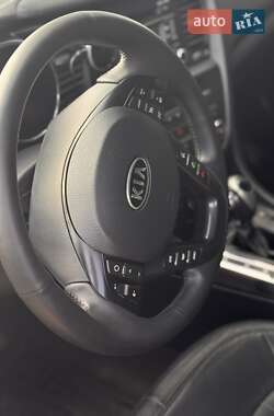 Седан Kia Optima 2012 в Кам'янському