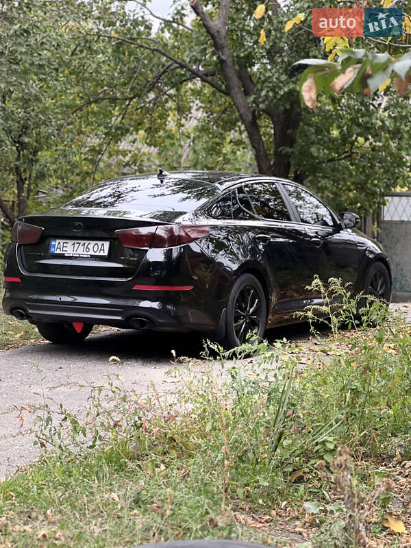 Седан Kia Optima 2015 в Днепре
