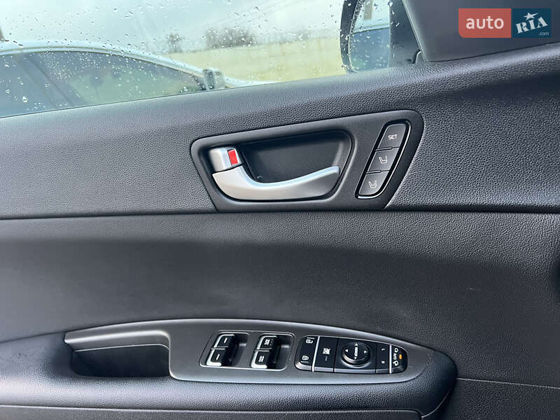 Седан Kia Optima 2017 в Дніпрі