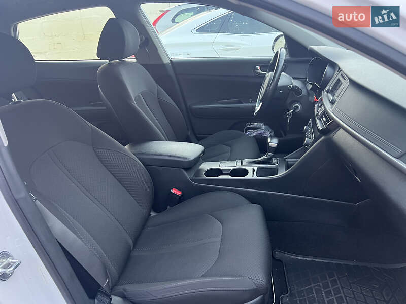 Седан Kia Optima 2017 в Дніпрі