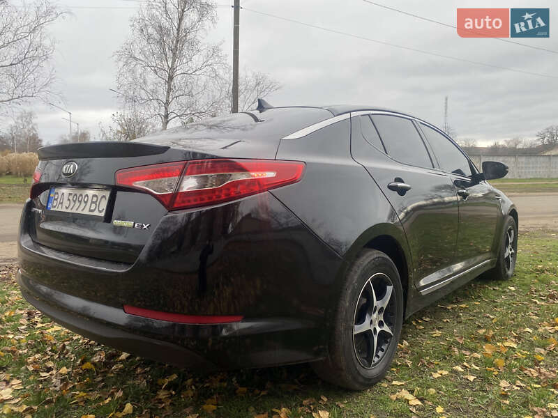 Седан Kia Optima 2013 в Новомиргороде
