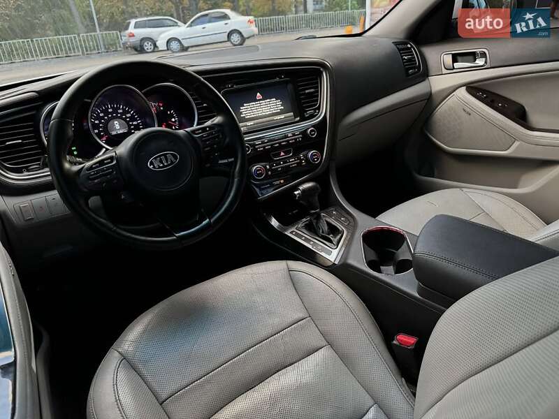 Седан Kia Optima 2014 в Львове