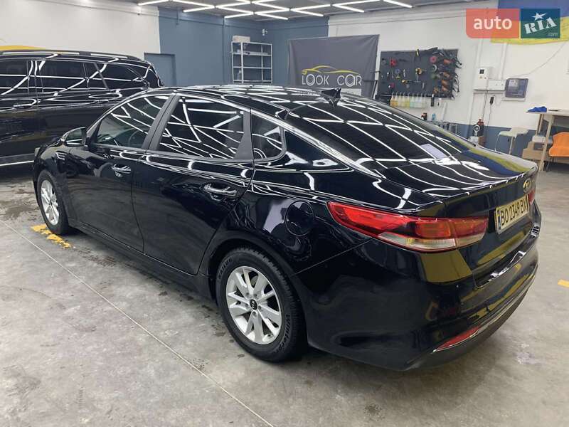 Седан Kia Optima 2017 в Ивано-Франковске