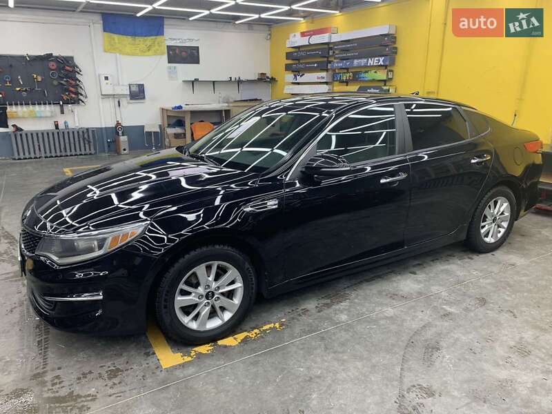 Седан Kia Optima 2017 в Ивано-Франковске