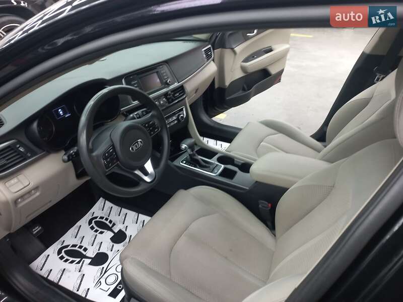 Седан Kia Optima 2017 в Ивано-Франковске