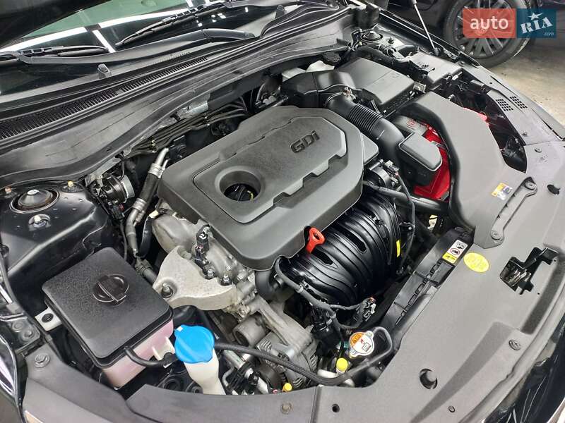 Седан Kia Optima 2017 в Ивано-Франковске