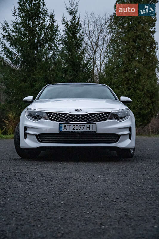 Седан Kia Optima 2016 в Бурштыне